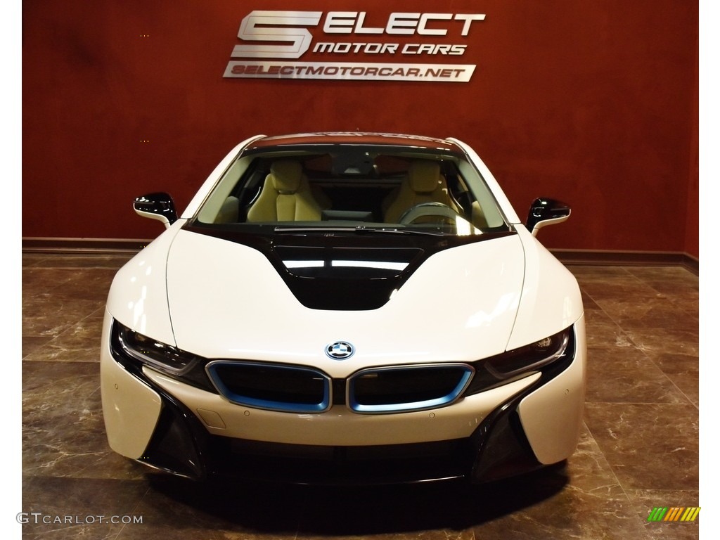 2017 i8  - Crystal White Pearl Metallic / Giga Ivory White photo #2