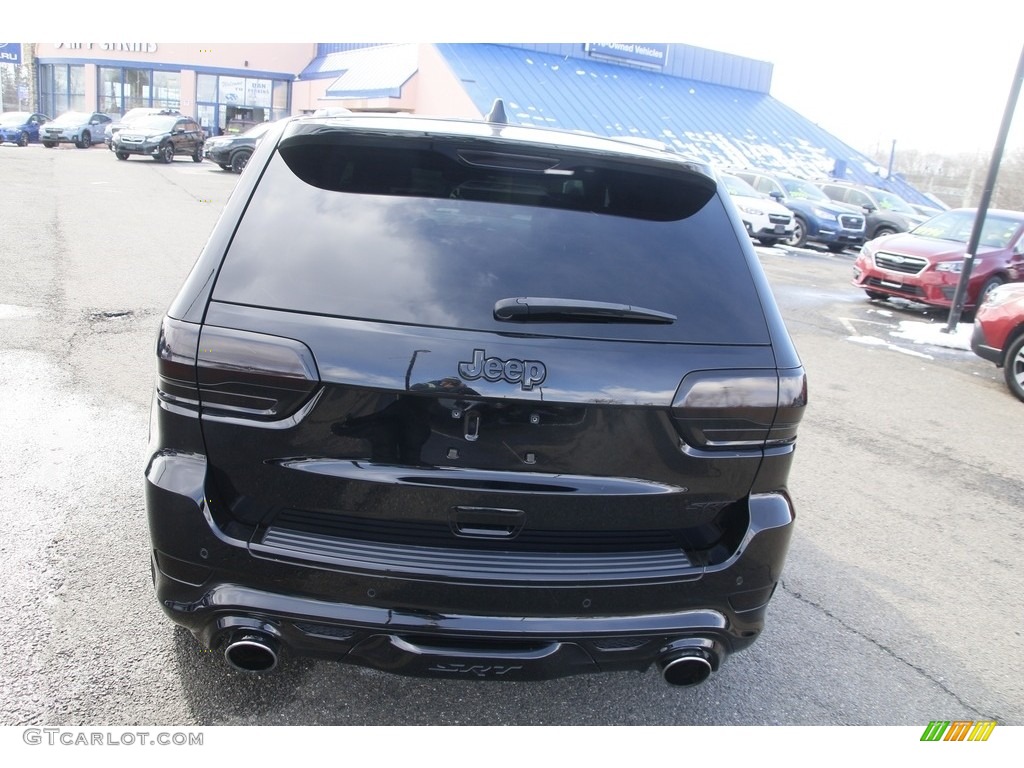 2017 Grand Cherokee SRT 4x4 - Diamond Black Crystal Pearl / Black photo #6