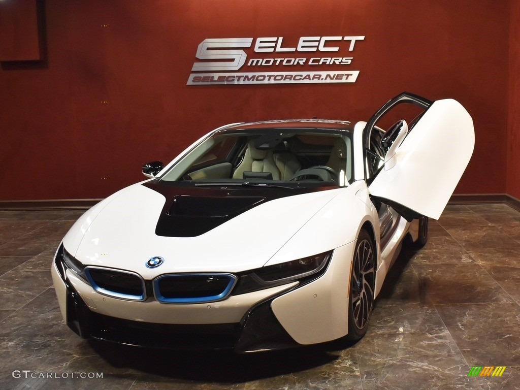 2017 i8  - Crystal White Pearl Metallic / Giga Ivory White photo #6