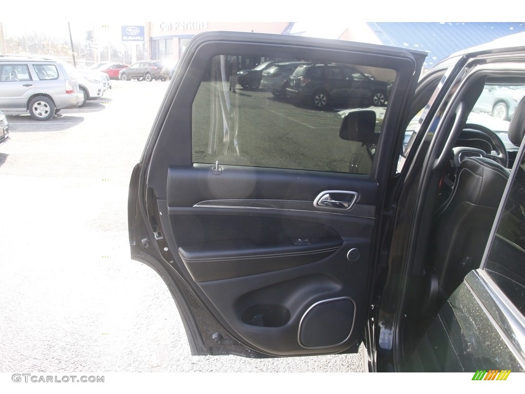 2017 Grand Cherokee SRT 4x4 - Diamond Black Crystal Pearl / Black photo #12