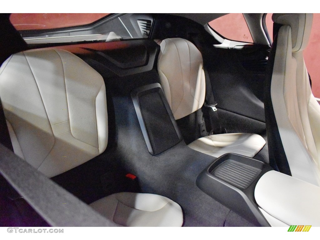 2017 i8  - Crystal White Pearl Metallic / Giga Ivory White photo #13