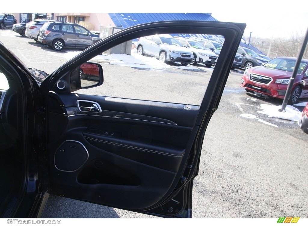 2017 Grand Cherokee SRT 4x4 - Diamond Black Crystal Pearl / Black photo #17