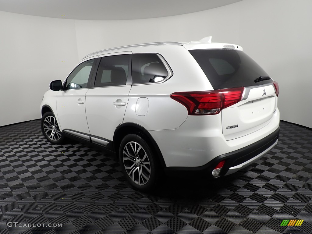 Diamond White Pearl 2017 Mitsubishi Outlander SEL S-AWC Exterior Photo #141163457