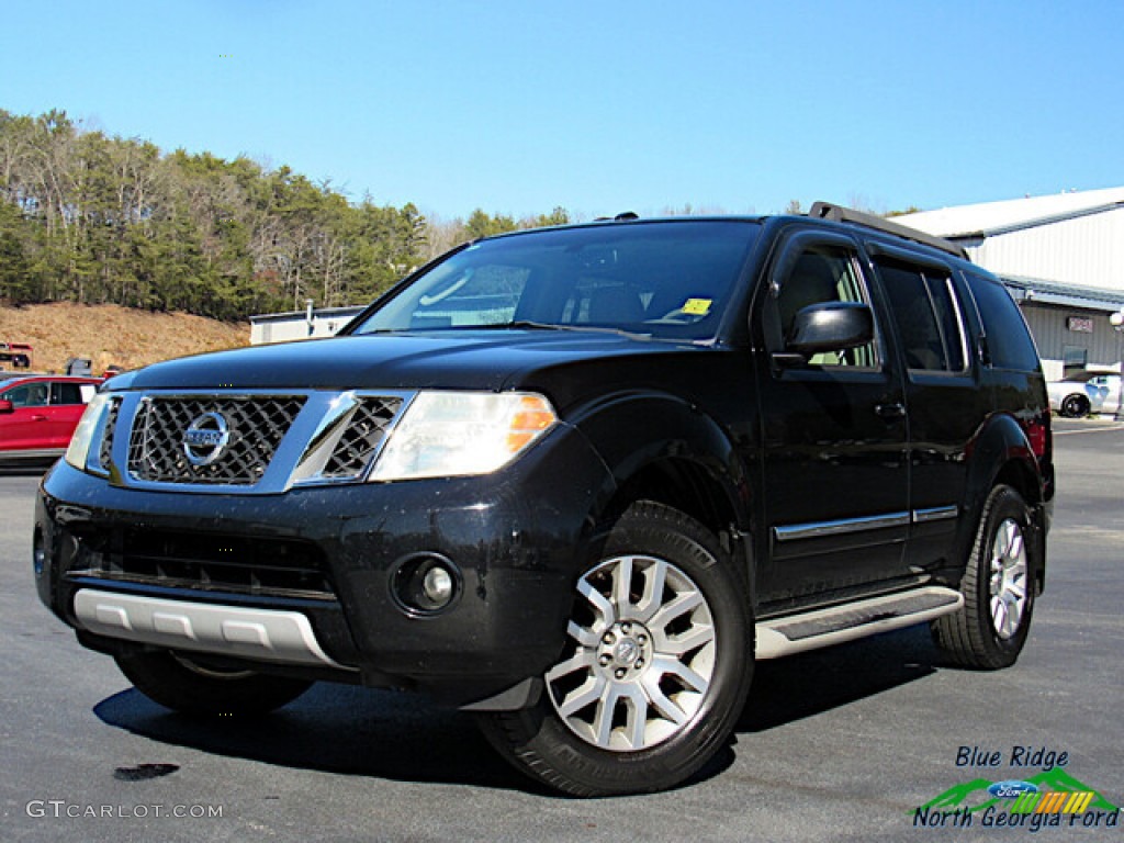 Super Black Nissan Pathfinder