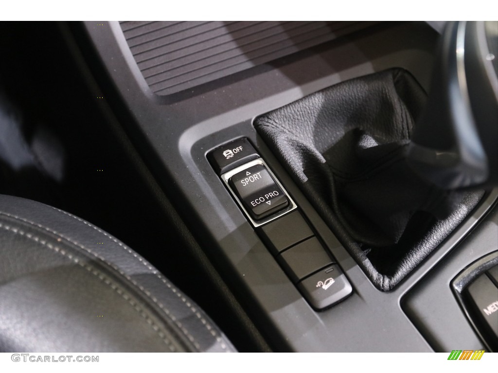 2018 X1 xDrive28i - Mediterranean Blue Metallic / Black photo #17