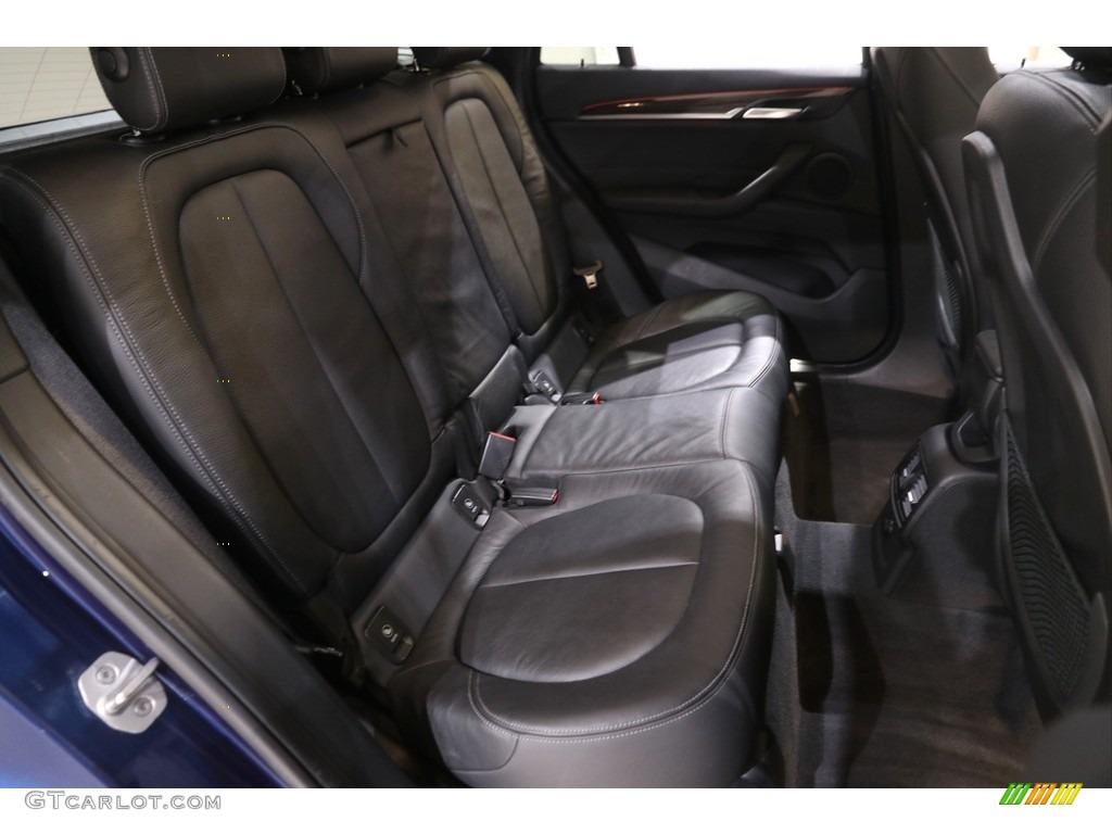 2018 X1 xDrive28i - Mediterranean Blue Metallic / Black photo #20