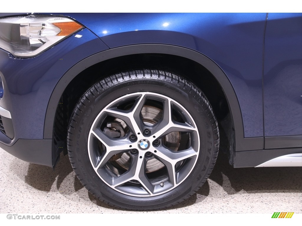 2018 X1 xDrive28i - Mediterranean Blue Metallic / Black photo #25