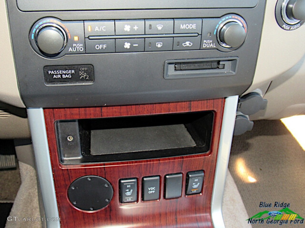 2010 Pathfinder LE - Super Black / Cafe Latte photo #25