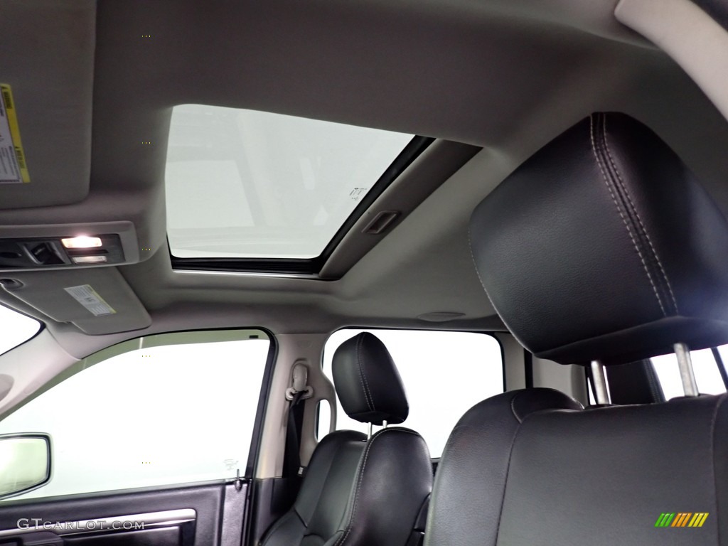 2014 1500 Sport Crew Cab 4x4 - Black / Black photo #2