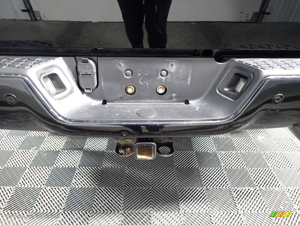 2014 1500 Sport Crew Cab 4x4 - Black / Black photo #17