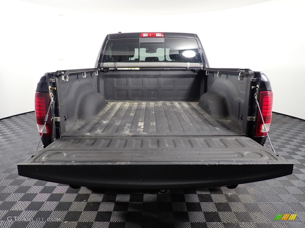 2014 1500 Sport Crew Cab 4x4 - Black / Black photo #18