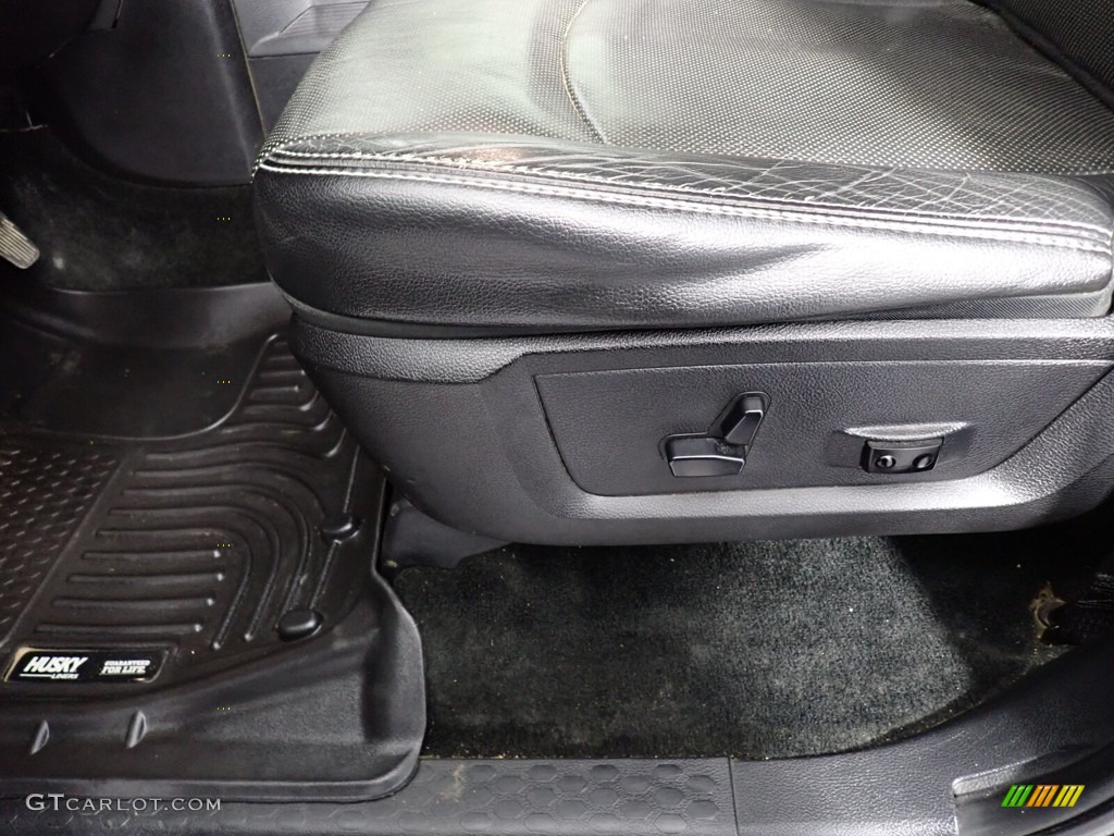 2014 1500 Sport Crew Cab 4x4 - Black / Black photo #24