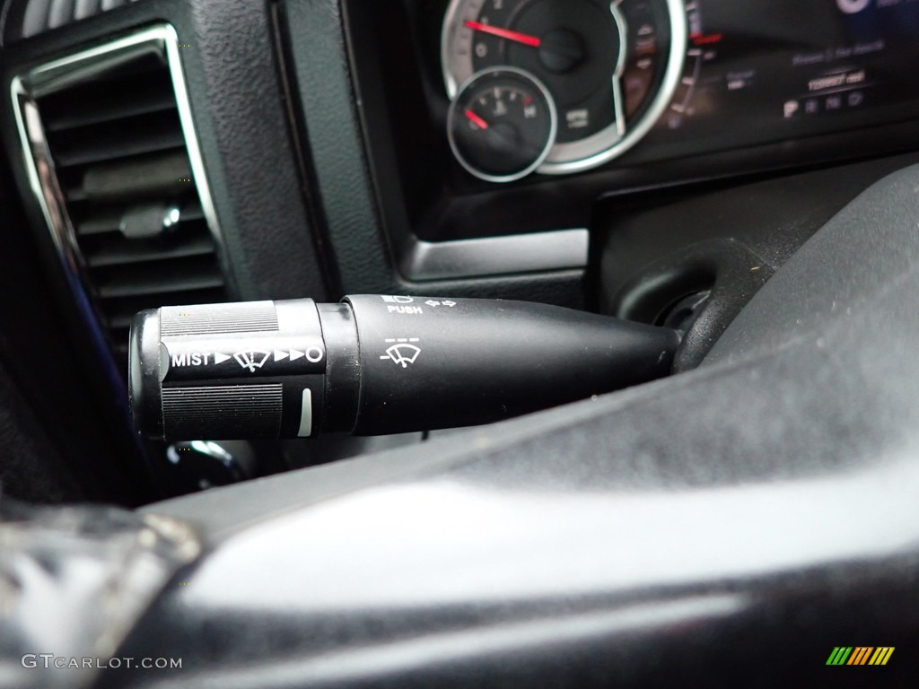 2014 1500 Sport Crew Cab 4x4 - Black / Black photo #39