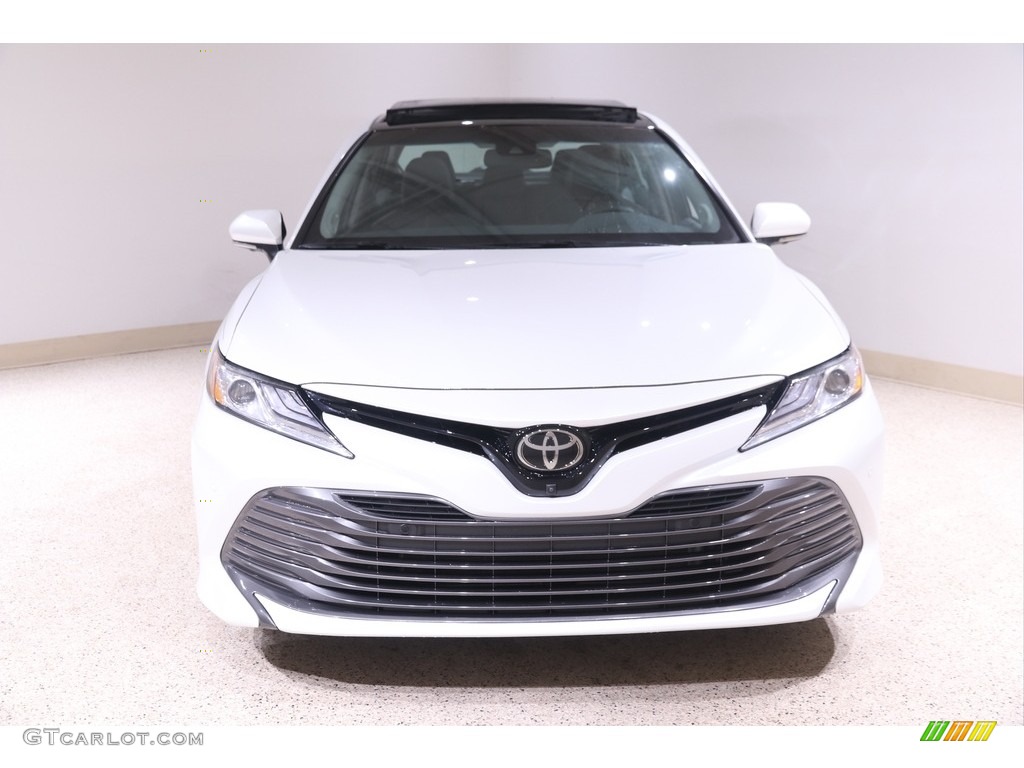2018 Camry XLE V6 - Wind Chill Pearl / Ash photo #2