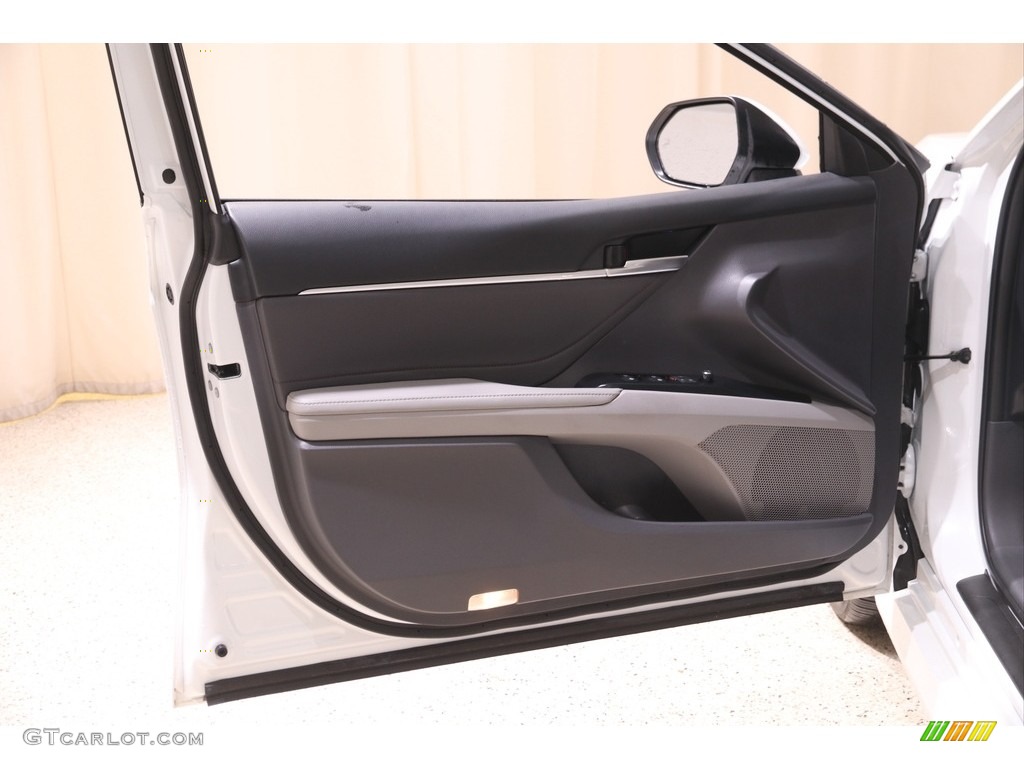 2018 Camry XLE V6 - Wind Chill Pearl / Ash photo #4