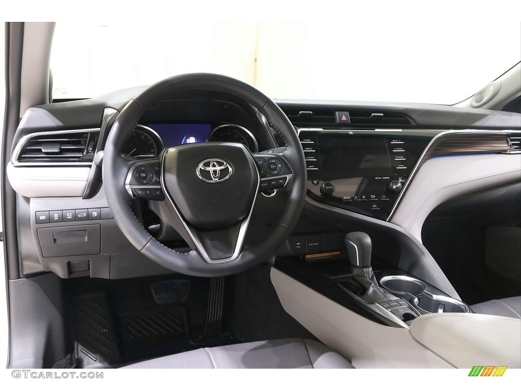 2018 Camry XLE V6 - Wind Chill Pearl / Ash photo #6