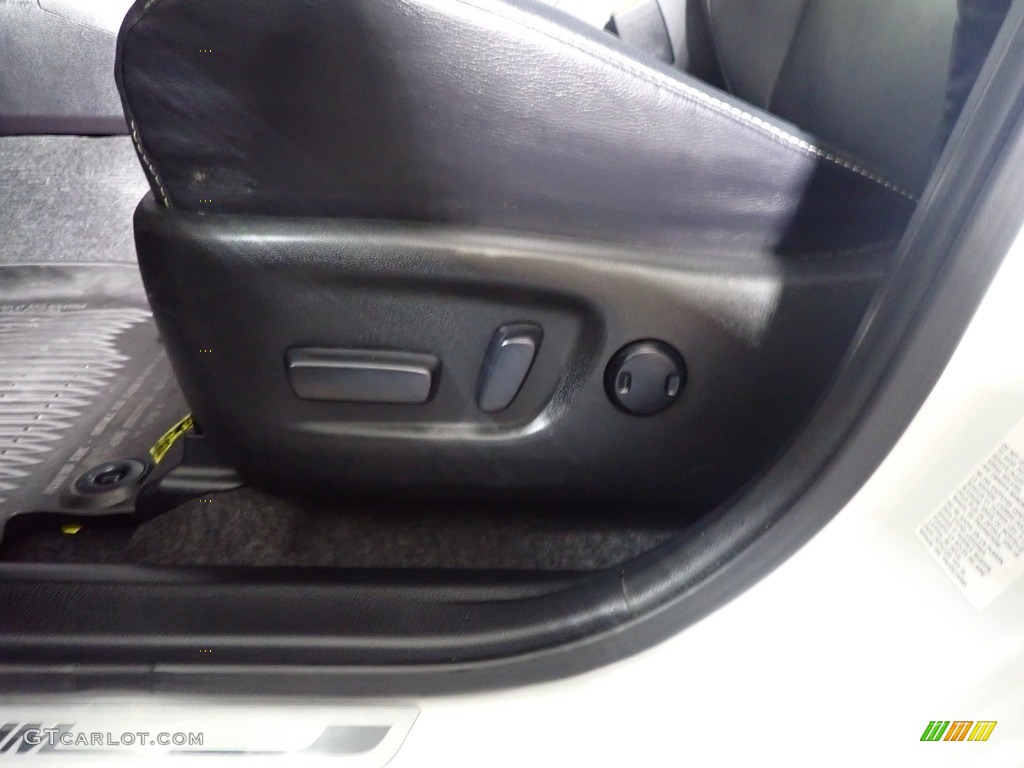 2017 RAV4 Platinum - Blizzard Pearl White / Black photo #27