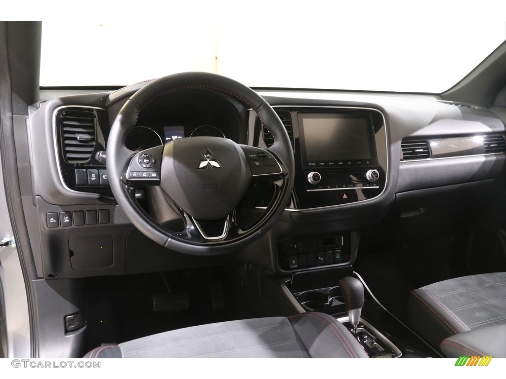 2020 Mitsubishi Outlander LE S-AWC Black Dashboard Photo #141168268