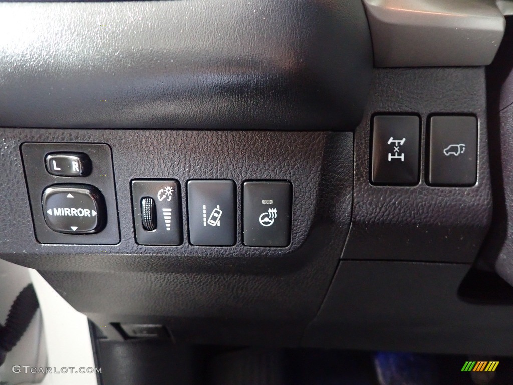 2017 RAV4 Platinum - Blizzard Pearl White / Black photo #35