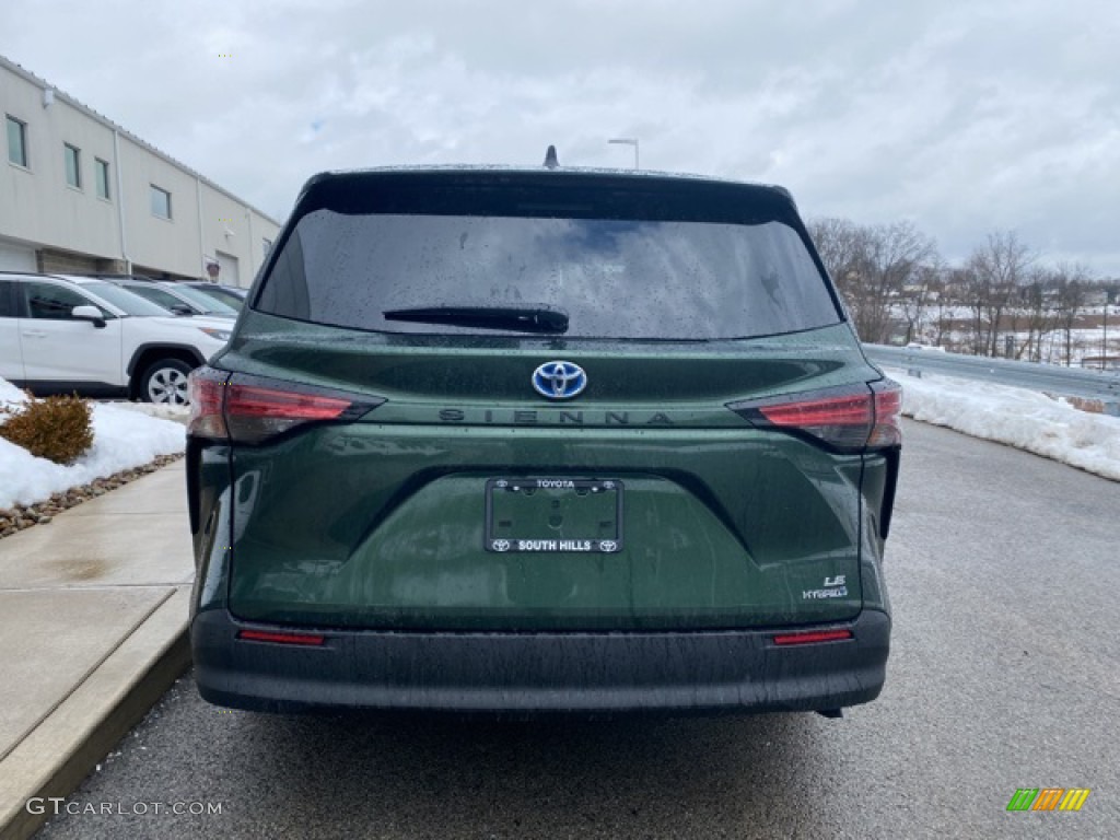 2021 Sienna LE Hybrid - Cypress / Gray photo #14