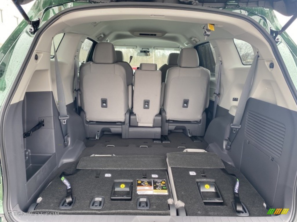 2021 Toyota Sienna LE Hybrid Trunk Photos