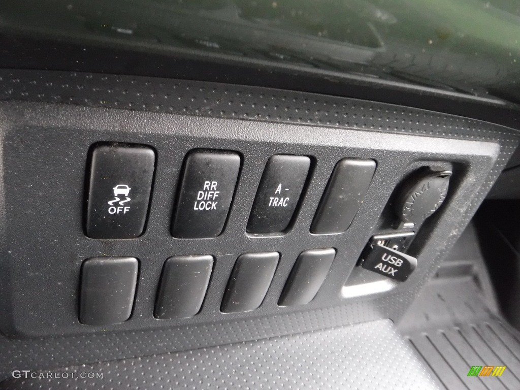 2011 FJ Cruiser 4WD - Army Green / Dark Charcoal photo #6