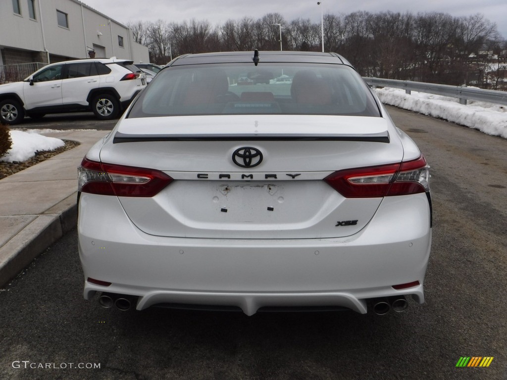 2019 Camry XSE - Wind Chill Pearl / Red photo #14