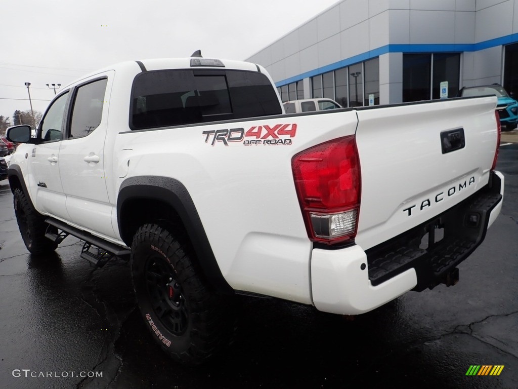 2017 Tacoma TRD Off Road Double Cab 4x4 - Super White / TRD Graphite photo #5