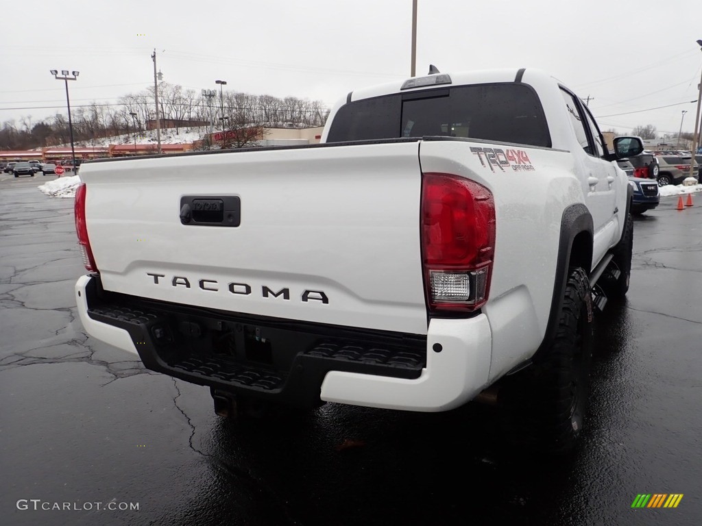 2017 Tacoma TRD Off Road Double Cab 4x4 - Super White / TRD Graphite photo #7