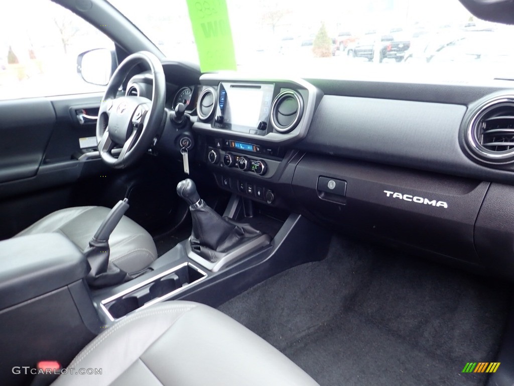 2017 Tacoma TRD Off Road Double Cab 4x4 - Super White / TRD Graphite photo #15