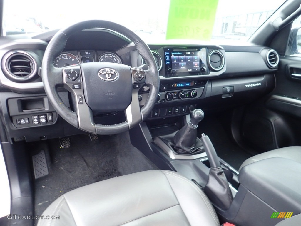 2017 Tacoma TRD Off Road Double Cab 4x4 - Super White / TRD Graphite photo #21