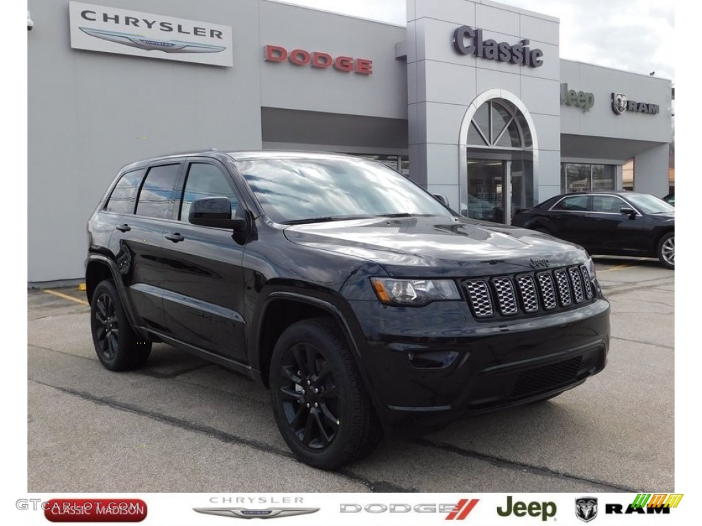 2021 Grand Cherokee Laredo 4x4 - Diamond Black Crystal Pearl / Black photo #1