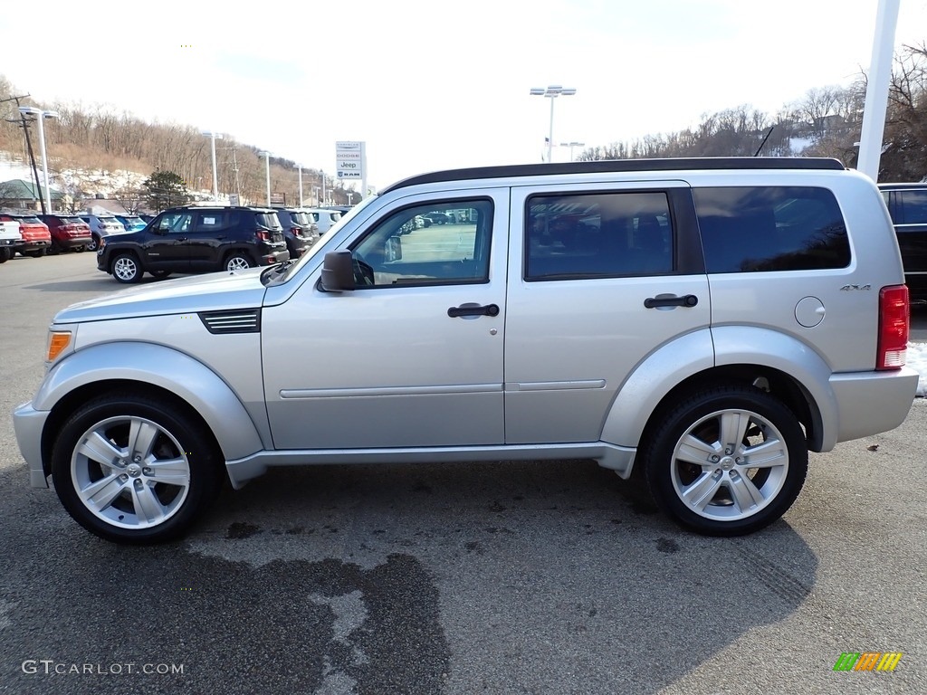 2011 Nitro Heat 4.0 4x4 - Bright Silver Metallic / Dark Slate Gray photo #2