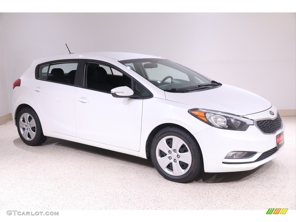 Snow White Pearl 2016 Kia Forte5 LX Exterior Photo #141188536