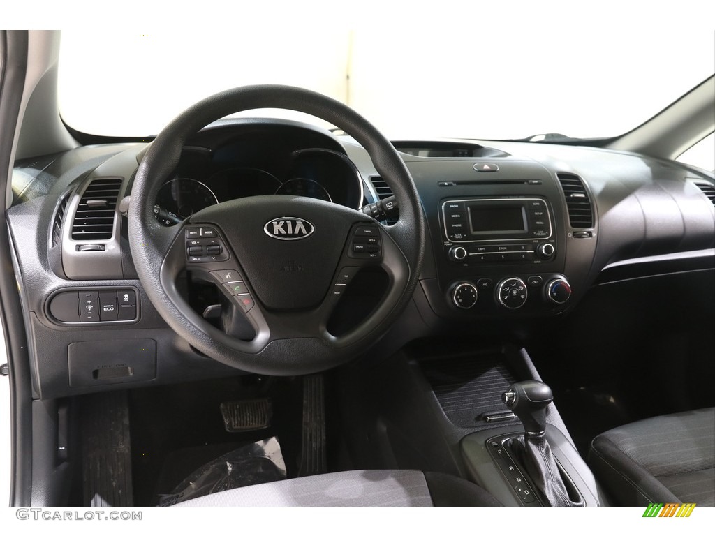2016 Kia Forte5 LX Black Dashboard Photo #141188653