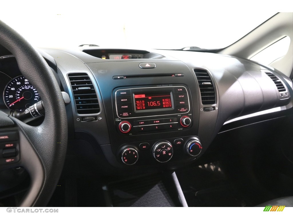 2016 Kia Forte5 LX Controls Photo #141188710