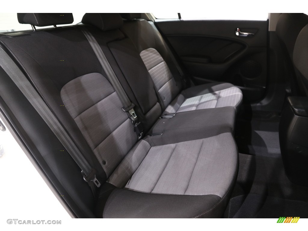 2016 Kia Forte5 LX Rear Seat Photo #141188839
