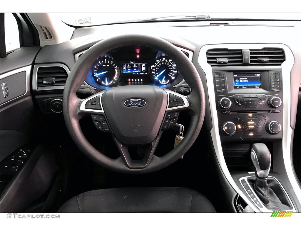 2015 Fusion SE - Tuxedo Black Metallic / Charcoal Black photo #4