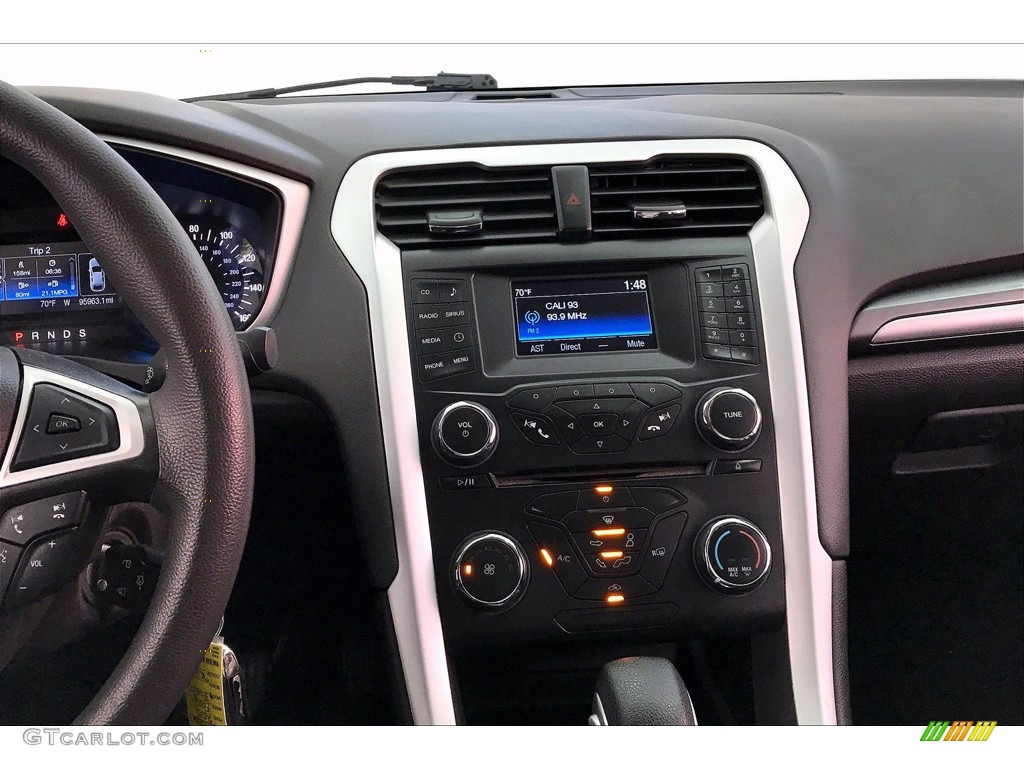 2015 Fusion SE - Tuxedo Black Metallic / Charcoal Black photo #5