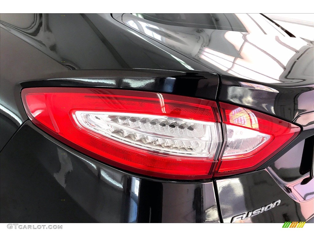 2015 Fusion SE - Tuxedo Black Metallic / Charcoal Black photo #29