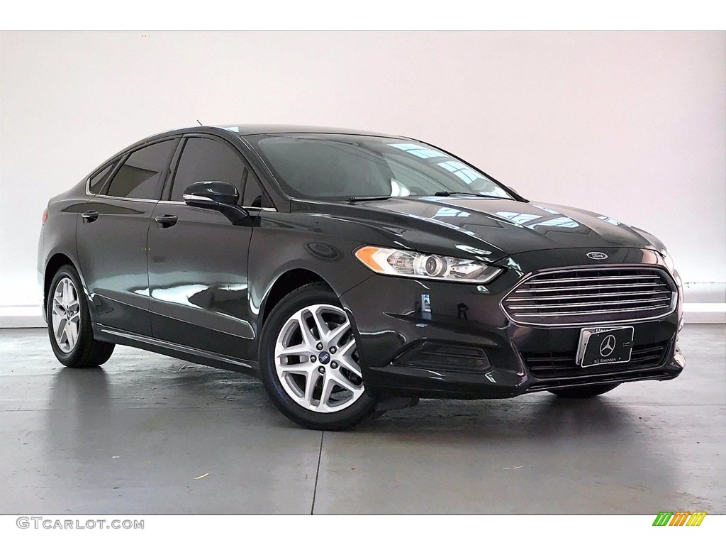 2015 Fusion SE - Tuxedo Black Metallic / Charcoal Black photo #34
