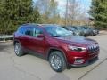 Front 3/4 View of 2021 Cherokee Latitude Lux 4x4
