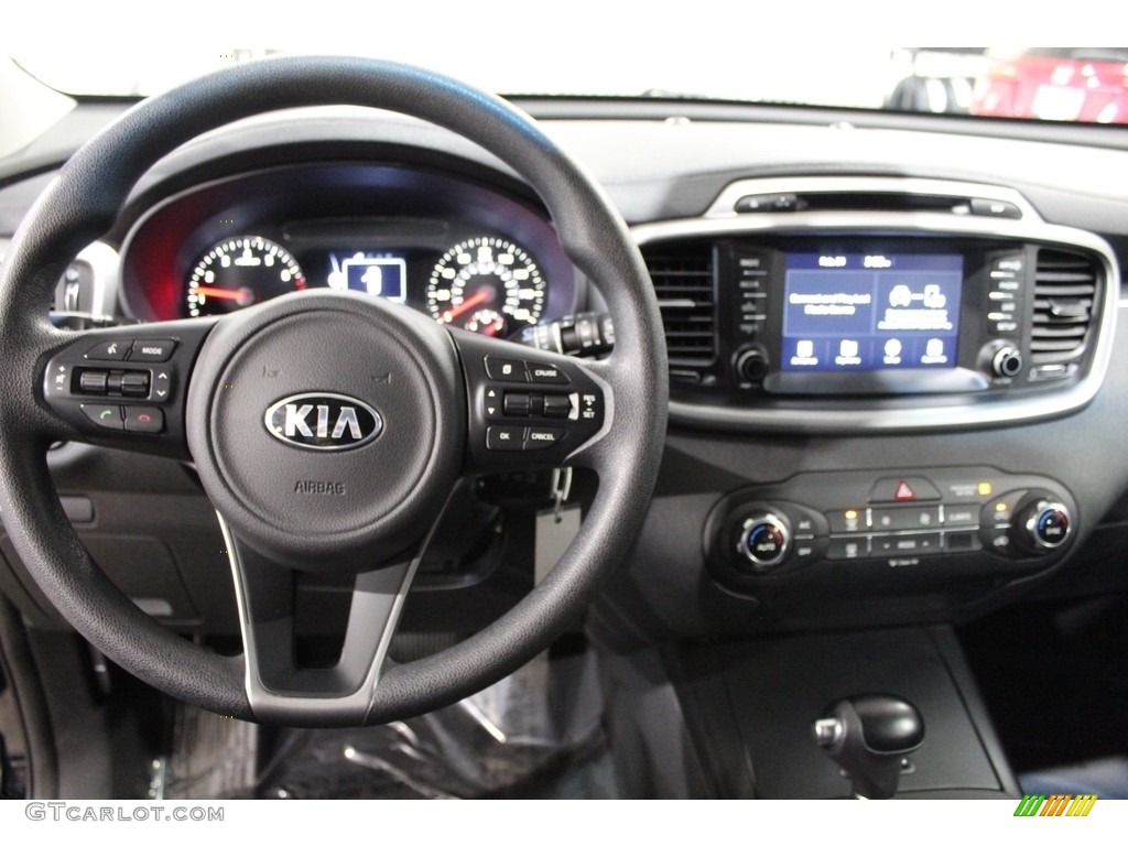 2018 Kia Sorento L Dashboard Photos