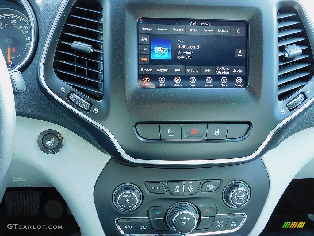 2021 Jeep Cherokee Latitude Lux 4x4 Controls Photo #141201196