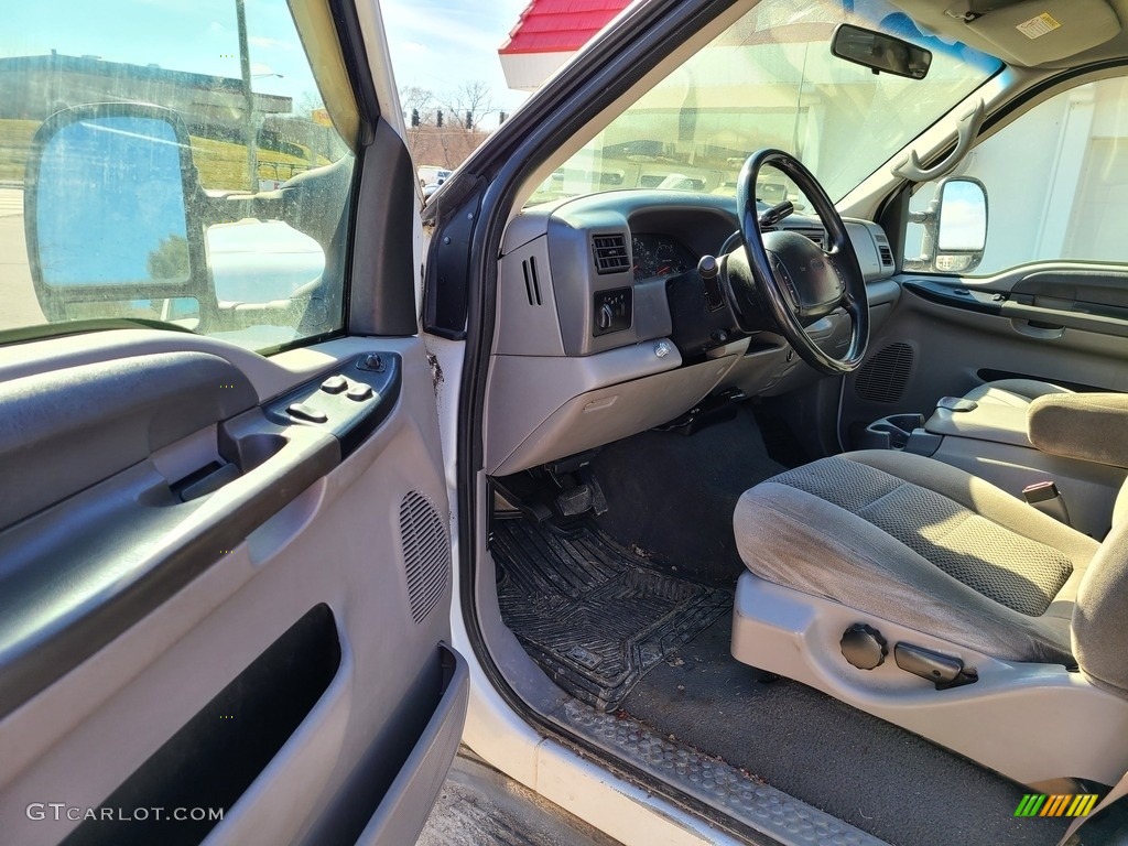 2001 Ford F350 Super Duty XLT SuperCab 4x4 Front Seat Photo #141203216