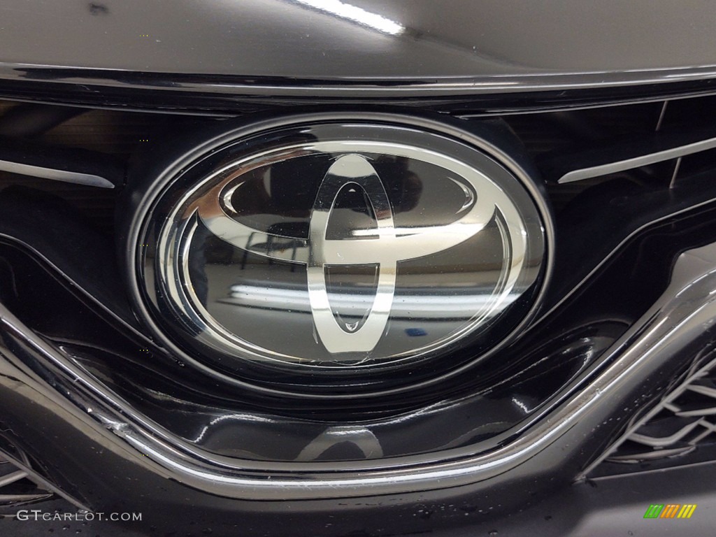 2019 Camry SE - Midnight Black Metallic / Black photo #32