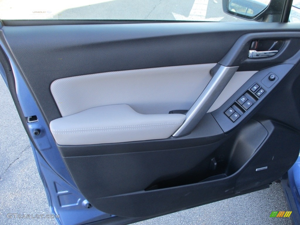 2015 Subaru Forester 2.5i Limited Gray Door Panel Photo #141206046