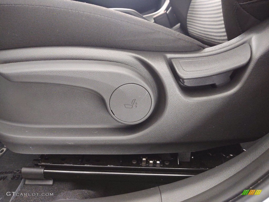 2018 Hyundai Kona SEL Front Seat Photo #141206120