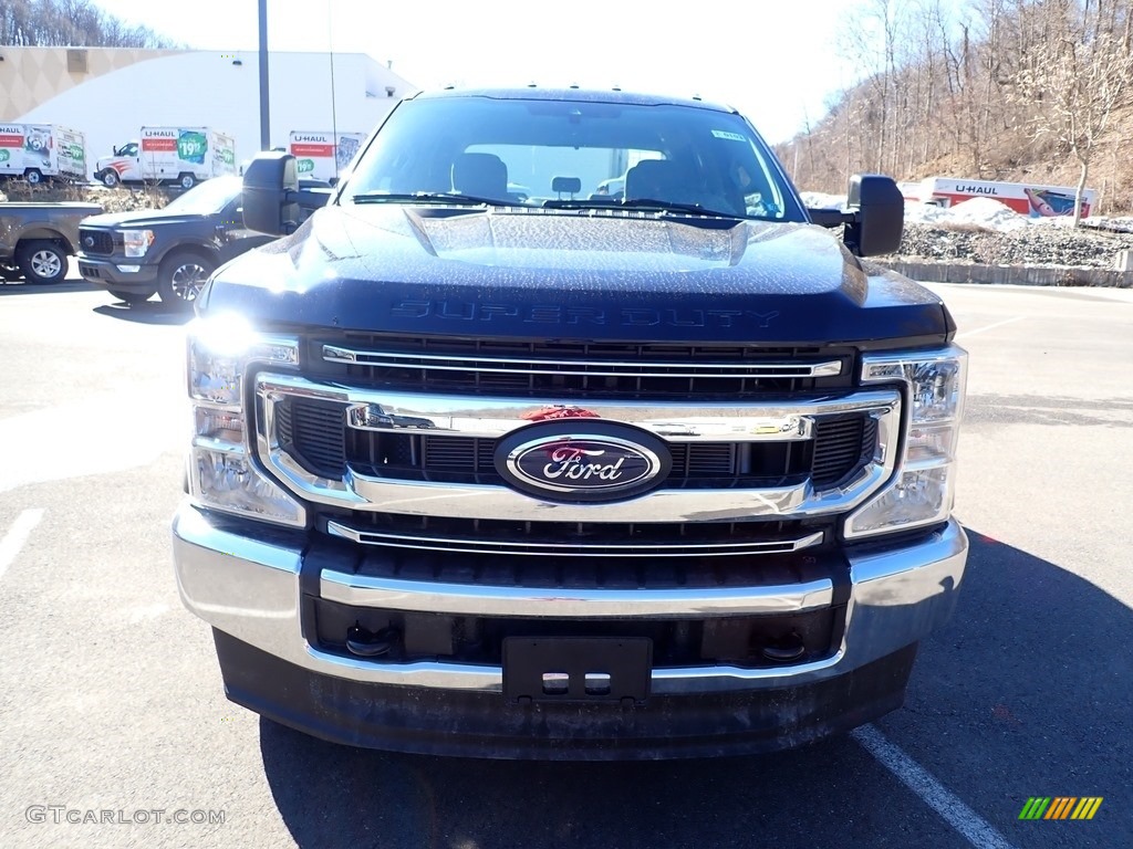 2021 F250 Super Duty XL Crew Cab 4x4 - Antimatter Blue / Medium Earth Gray photo #4