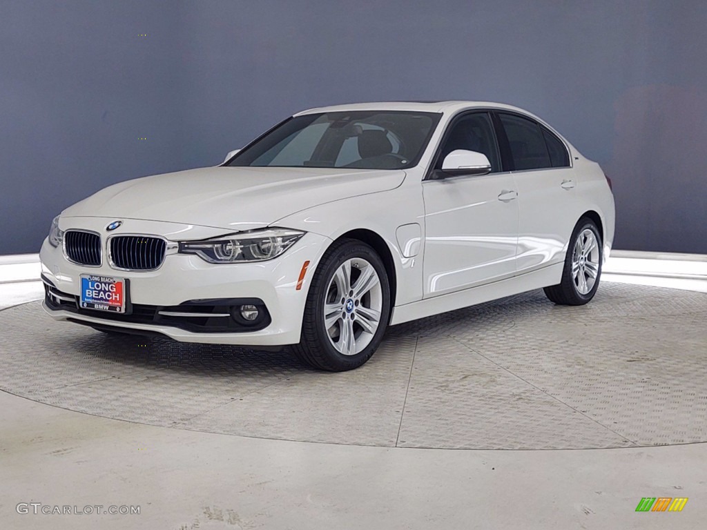 2018 3 Series 330e iPerformance Sedan - Mineral White Metallic / Black photo #3
